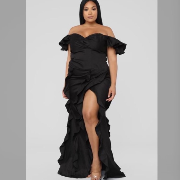Fashion Nova Dresses & Skirts - 1x gown